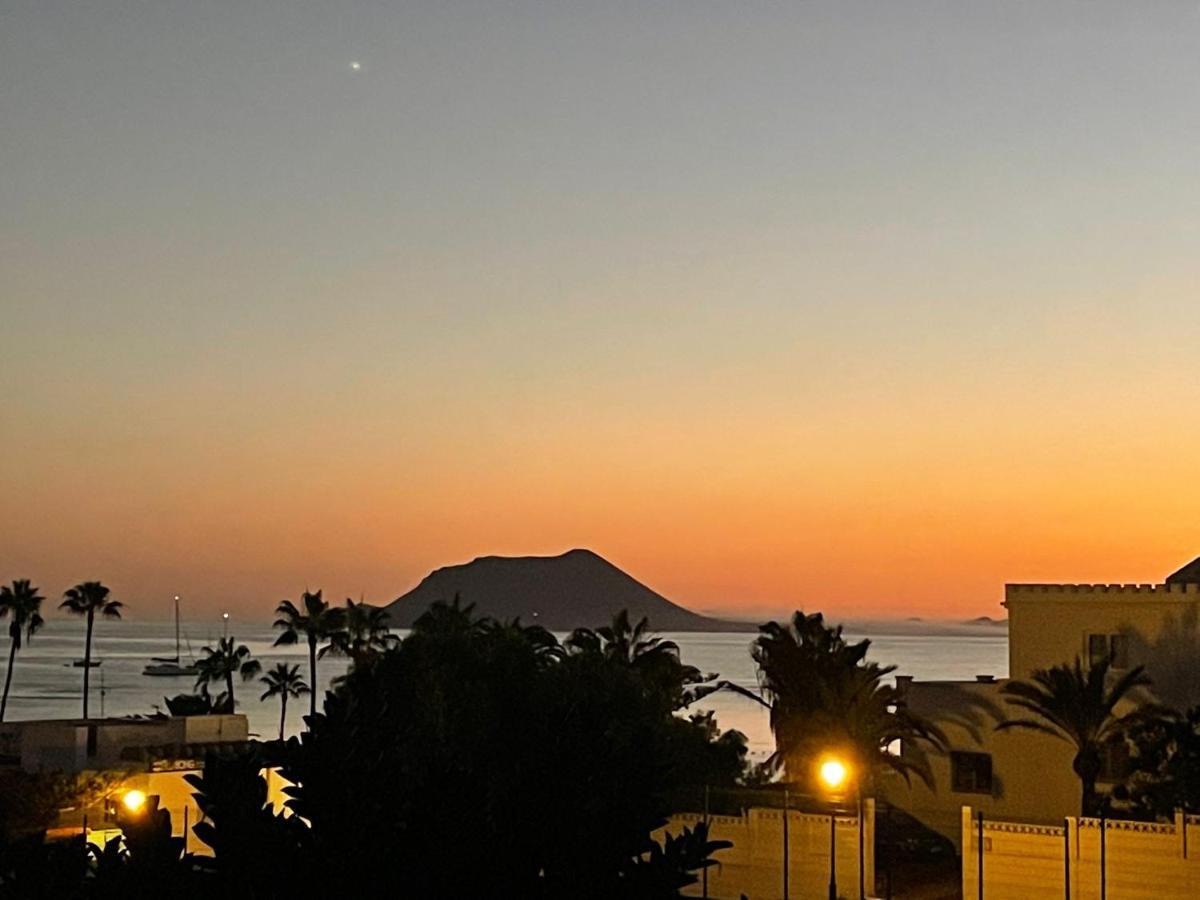 Alojamiento Playa Centro Corralejo 16 Экстерьер фото